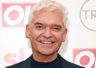 菲利普·斯科菲尔德(Phillip Schofield)在与第五频道(Channel 5)的新剧集签约之前，拒绝了很多电视节目邀请