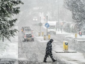 Met Office issues first snow forecast as blast of 'Arctic air' to send temperatures plummeting