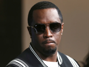 抖音阴谋在网上疯传，声称联邦调查局在Sean "Diddy"发现了毒品，而不是婴儿油;库姆斯家