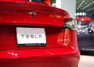 特斯拉（Tesla）在交付量达不到预期的情况下更新股价目标显示乐观情绪